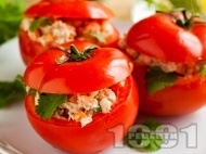 Рецепта Пълнени домати по сицилиански с бяла риба, маслини и пармезан